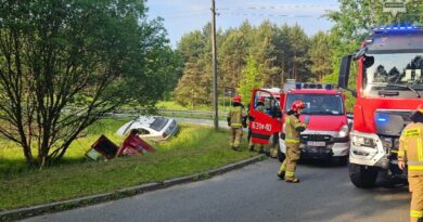 Niebezpieczne manewry na drodze doprowadziły do kolizji Niebezpieczne manewry na drodze doprowadziły do kolizji