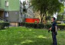 Groził policjantom, że skoczy z balkonu