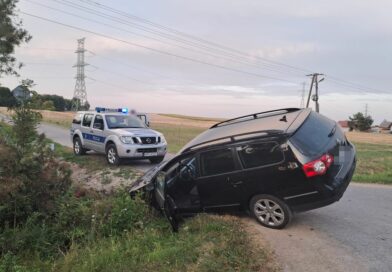 Z 4 promilami i jazdą osobówka zakończył w rowie