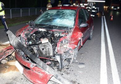Uderzył w jadące przed nim auto